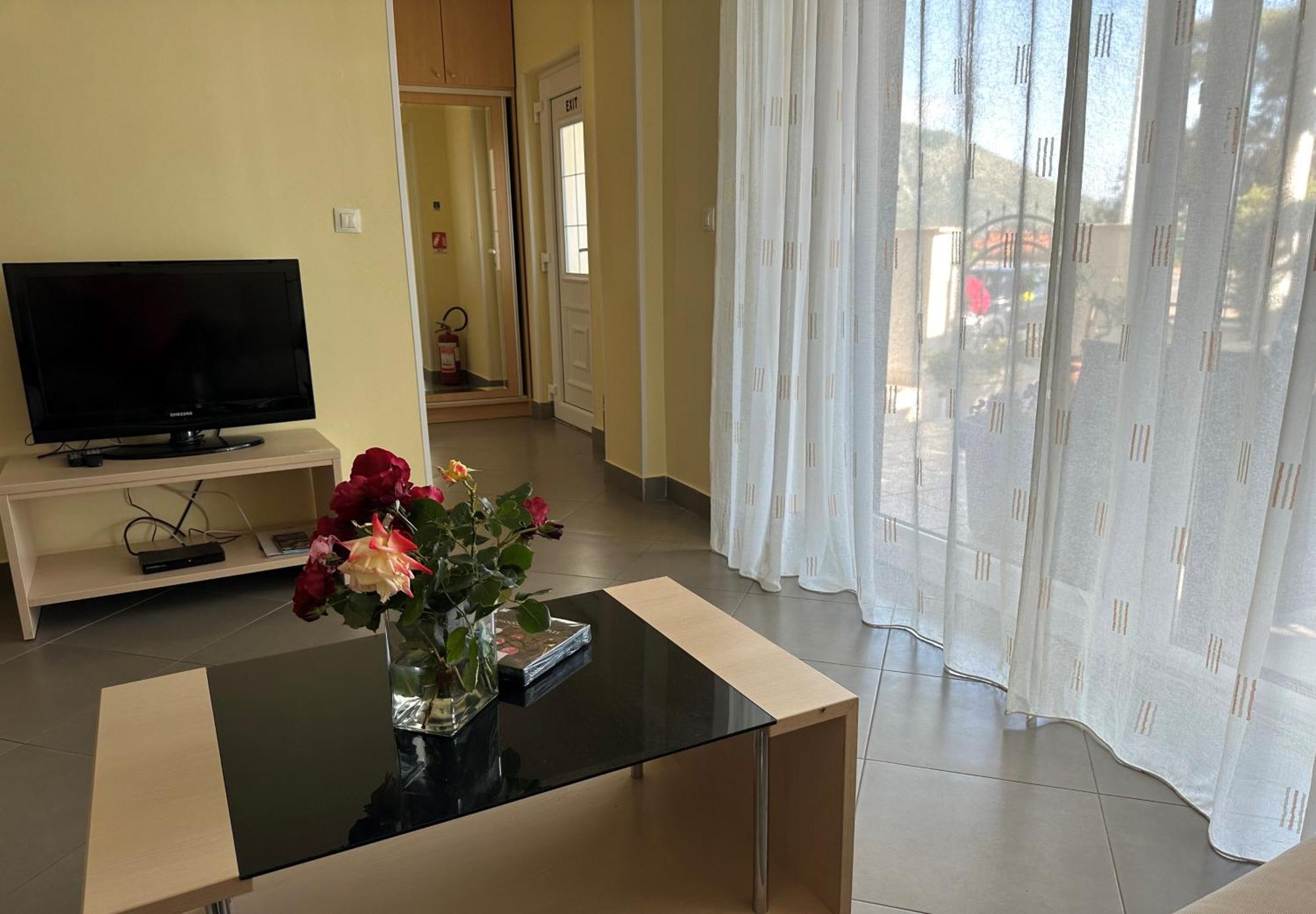 Spacious 1 Bedroom 4 Star Apartment, Mlini Exterior photo